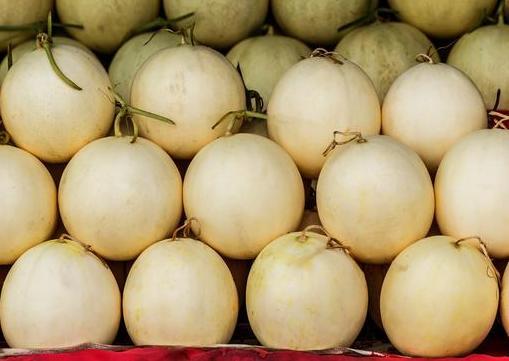 梦见吃甜瓜但瓜不甜,揭秘吃甜瓜却无甜味的神秘寓意  第3张