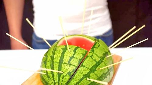 独特的吃瓜方式,揭秘那些令人捧腹的吃瓜奇招 第3张 独特的吃瓜方式,揭秘那些令人捧腹的吃瓜奇招 第3张