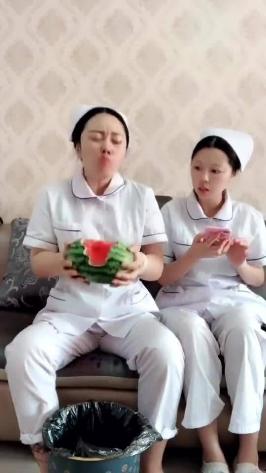 南京护士吃瓜,一场网络热议背后的真相与反思  第3张