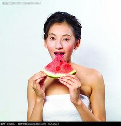 吃瓜美女特效图片,揭秘网红吃瓜美女特效图片背后的魅力  第2张