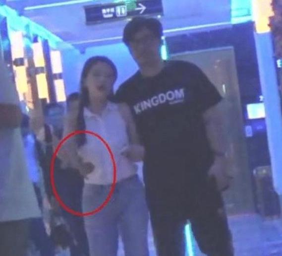 吃瓜少女致辞视频,揭秘娱乐圈幕后故事