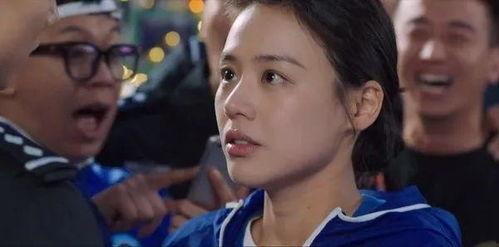 男孩吃瓜照片真实,男孩与夏日甜蜜瓜果的欢乐瞬间