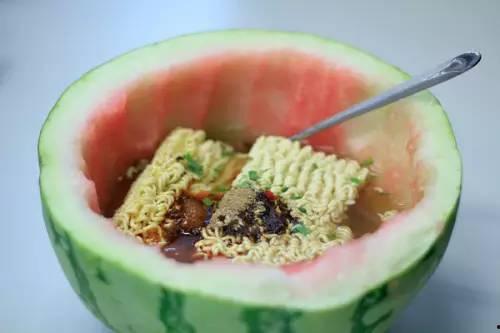 泡泡 吃瓜,揭秘网络舆论场的双刃剑效应