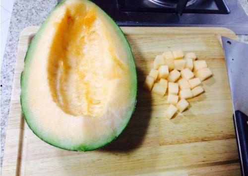 吃未熟的哈密瓜,揭秘口感与营养的双重享受