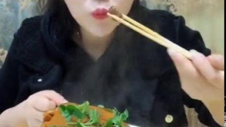 阿楠带你吃瓜,尽享舌尖上的快乐时光