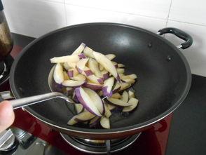 茄瓜家常做法孩子吃,营养美味，孩子喜爱的健康佳肴